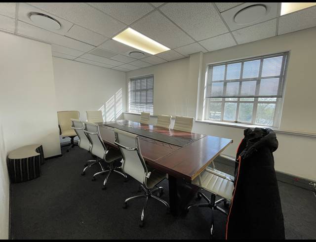 213M² OFFICE TO LET IN BRYANSTON